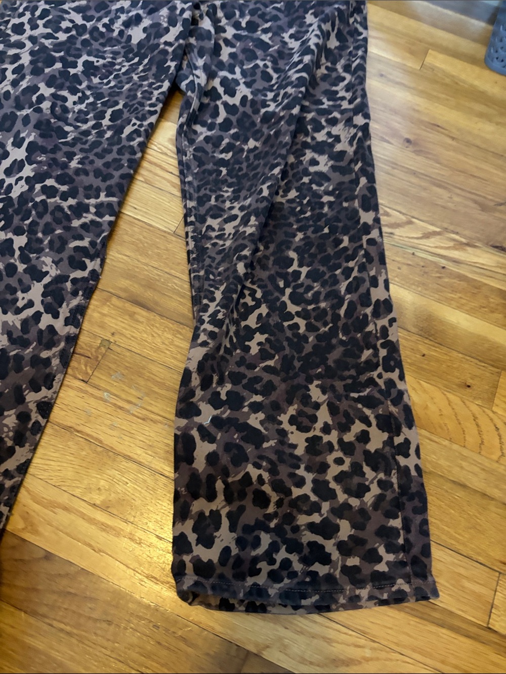 Abercrombie & Fitch Brown and Black Leopard Wide-Leg Jeans - Picture 6 of 9